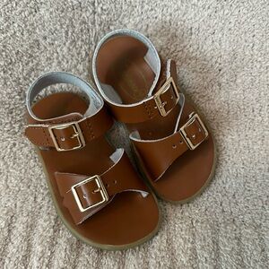 Footmates Eco-Tide Kids Sandals size 5.0 in Tan